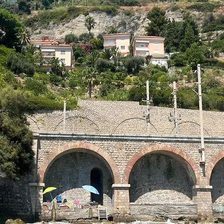 Casa Monnalisa - Calandre Sabbie Oro 펜션 벤티밀리아